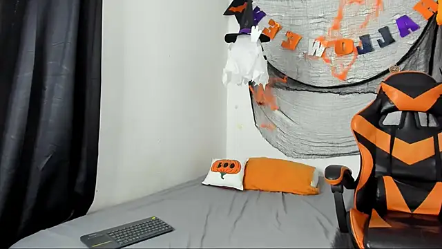 jhosep hamilton online show from October 17, 2025, 6:43 pm