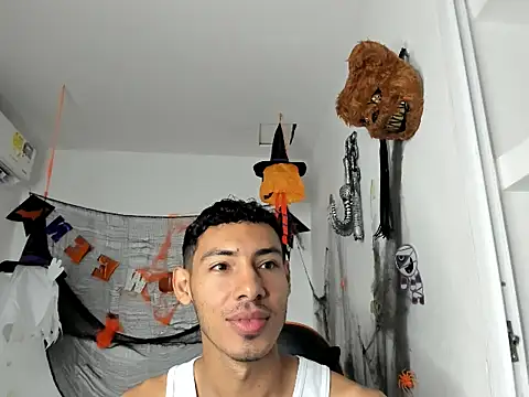 jhosep hamilton online show from November 10, 2025, 12:26 pm