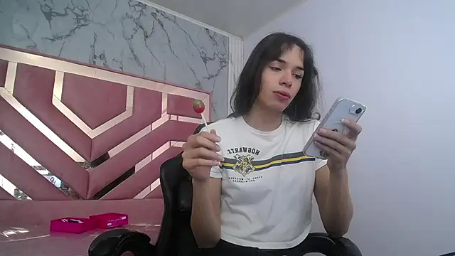 Mia swift ch online show from November 7, 2025, 2:22 am