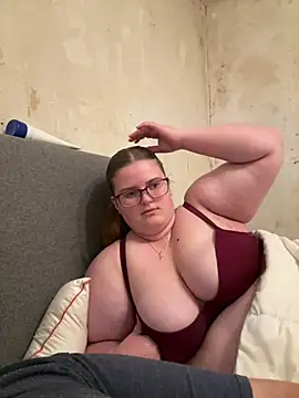 CurvyPaar2 online show from March 13, 2026, 8:04 pm