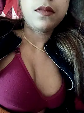 payalsharma95 online show from December 17, 2025, 4:24 pm