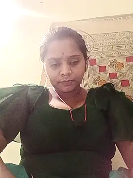 Snapshot of Hot_crety chatting on July 7, 2026, 4:33 pm Hot crety online show from July 7, 2026, 4:33 pm