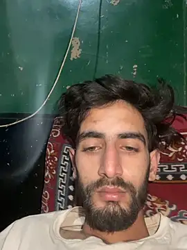 lyath3245 online show from February 7, 2026, 9:40 pm