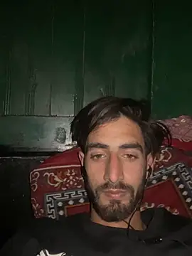 lyath3245 online show from April 2, 2026, 7:33 pm