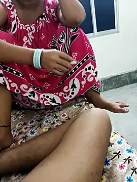 Hotty-Moni online show from September 19, 2025, 4:40 pm