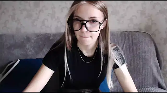 HitGyrl online show from October 2, 2025, 2:07 am