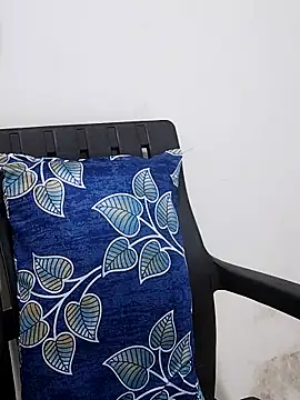 Snapshot of sneha_bebo chatting on November 17, 2025, 3:29 pm sneha bebo online show from November 17, 2025, 3:29 pm