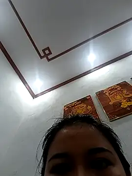 MinhChauXXX19 online show from December 3, 2025, 2:41 am