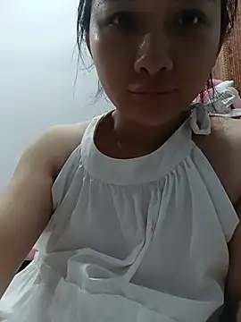MinhChauXXX19 online show from June 24, 2026, 2:27 pm