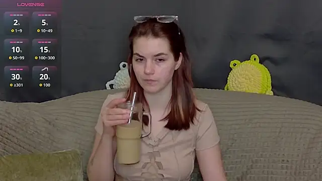 Snapshot of ElzaBlis chatting on November 9, 2025, 1:09 pm ElzaBlis online show from November 9, 2025, 1:09 pm