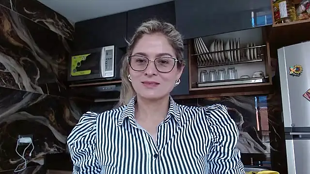 linda-mature43 online show from October 2, 2025, 3:30 pm