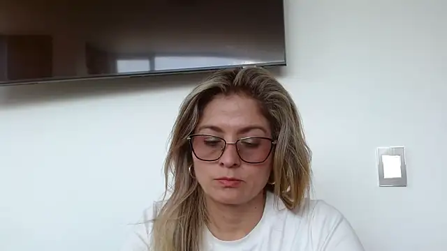 linda-mature43 online show from October 22, 2025, 3:01 pm