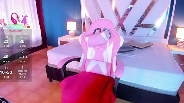 mia kinky1 online show from September 29, 2025, 6:13 pm