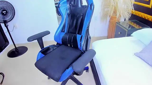 Snapshot of anagil_ chatting on October 24, 2025, 1:40 pm anagil online show from October 24, 2025, 1:40 pm