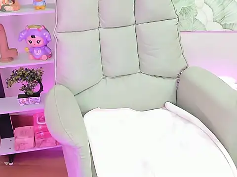 Mix-MiuMiu online show from October 27, 2025, 3:43 am