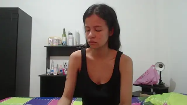 nathaly jones  online show from May 13, 2026, 12:13 pm