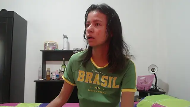 nathaly jones  online show from May 18, 2026, 12:22 pm