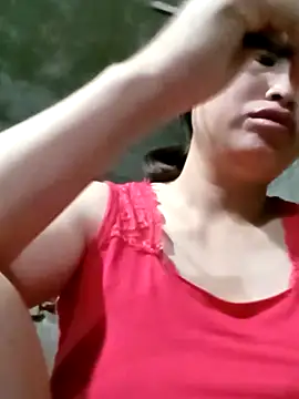 maple694 online show from October 17, 2025, 11:46 am