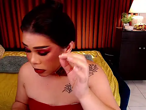 TransAlena95 online show from November 2, 2025, 2:52 pm