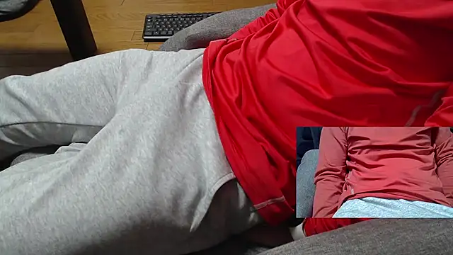 Snapshot of Yasu2000 chatting on February 3, 2026, 2:21 am Yasu2000 online show from February 3, 2026, 2:21 am