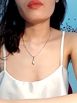 Hinna x online show from April 15, 2026, 3:08 pm