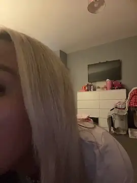 EllieMaeBaby online show from November 16, 2025, 5:40 pm