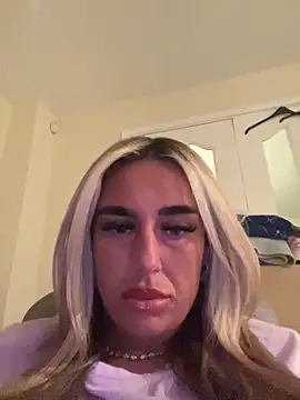 EllieMaeBaby online show from April 5, 2026, 9:45 pm