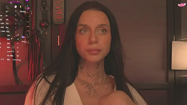 livia starwars online show from September 18, 2025, 9:39 pm