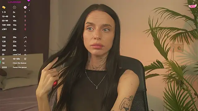 livia starwars online show from September 25, 2025, 9:51 pm