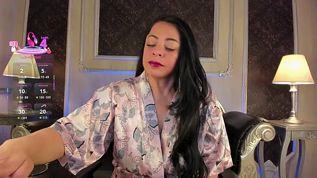 adelinemoretti online show from October 7, 2025, 5:54 pm