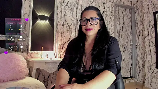 adelinemoretti online show from February 27, 2026, 8:53 pm