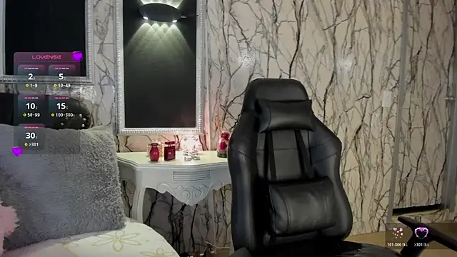 adelinemoretti online show from April 7, 2026, 3:45 pm