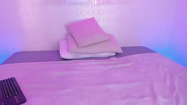 Snapshot of aleksandramiller_ chatting on January 17, 2026, 1:27 pm aleksandramiller online show from January 17, 2026, 1:27 pm