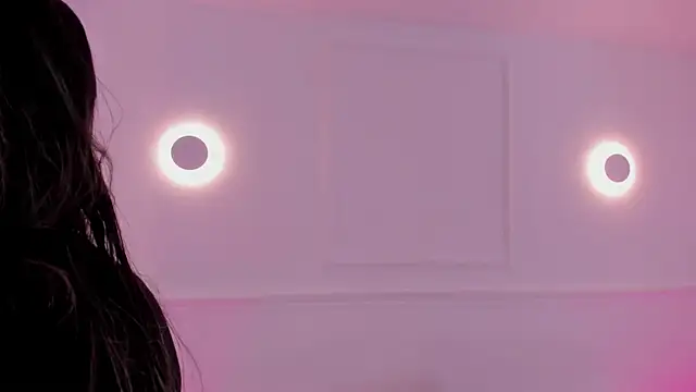Snapshot of aleksandramiller_ chatting on June 4, 2026, 1:06 pm aleksandramiller online show from June 4, 2026, 1:06 pm