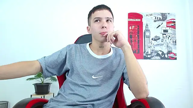 Snapshot of Cumandres18 chatting on October 18, 2025, 2:07 pm Cumandres18 online show from October 18, 2025, 2:07 pm