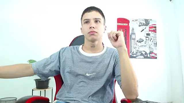 Snapshot of Cumandres18 chatting on October 23, 2025, 2:05 pm Cumandres18 online show from October 23, 2025, 2:05 pm