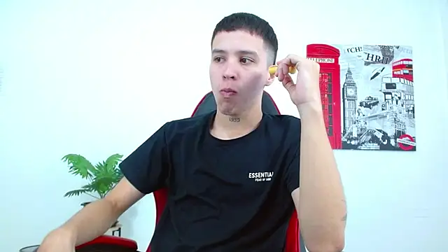 Snapshot of Cumandres18 chatting on November 12, 2025, 2:06 pm Cumandres18 online show from November 12, 2025, 2:06 pm