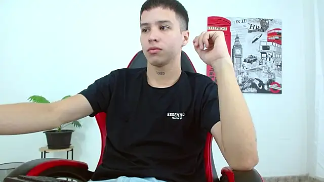 Snapshot of Cumandres18 chatting on November 14, 2025, 2:16 pm Cumandres18 online show from November 14, 2025, 2:16 pm