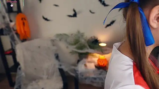 OdellaGillingham online show from October 29, 2025, 7:04 pm