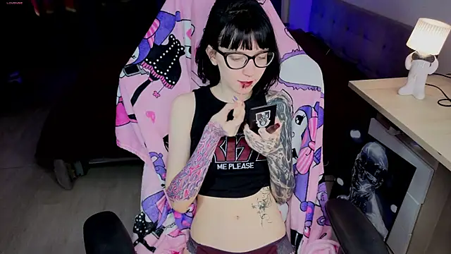 HazelTompson online show from March 14, 2026, 7:25 am