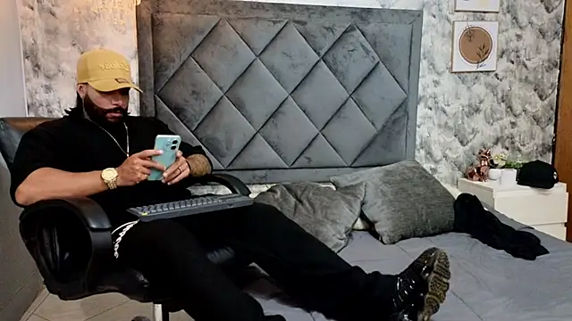 Apolo rousse1 online show from October 7, 2025, 9:45 pm