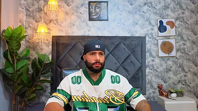 Apolo rousse1 online show from November 4, 2025, 8:41 pm