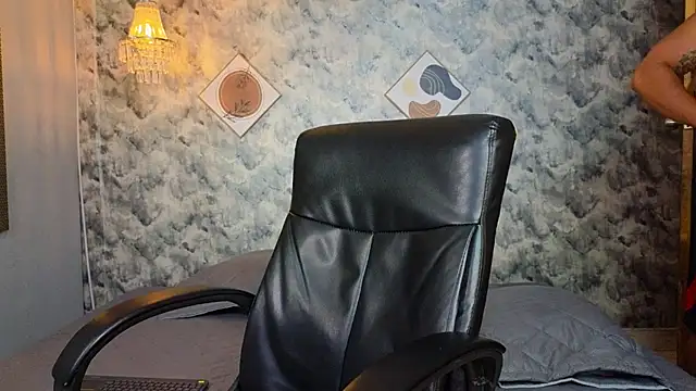 Apolo rousse1 online show from December 20, 2025, 10:06 pm