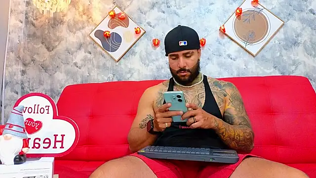 Apolo rousse1 online show from February 12, 2026, 9:21 pm