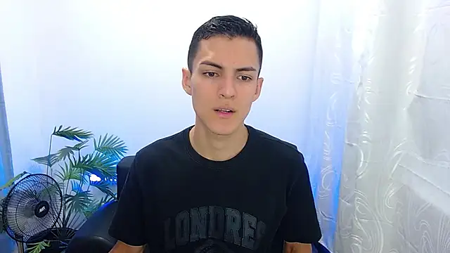 Snapshot of Matiius18 chatting on September 17, 2025, 2:08 pm Matiius18 online show from September 17, 2025, 2:08 pm