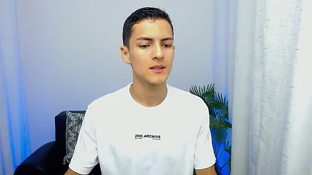 Matiius18 online show from October 19, 2025, 2:29 pm