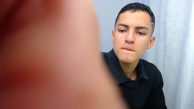 Matiius18 online show from October 22, 2025, 1:55 pm