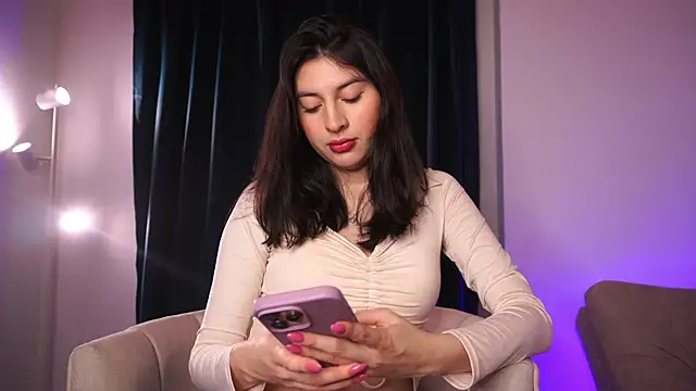 Snapshot of Auralea chatting on October 3, 2025, 10:51 pm Auralea online show from October 3, 2025, 10:51 pm