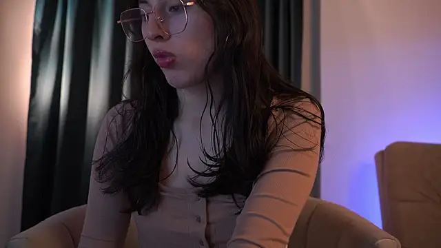 Auralea online show from March 27, 2026, 3:12 am