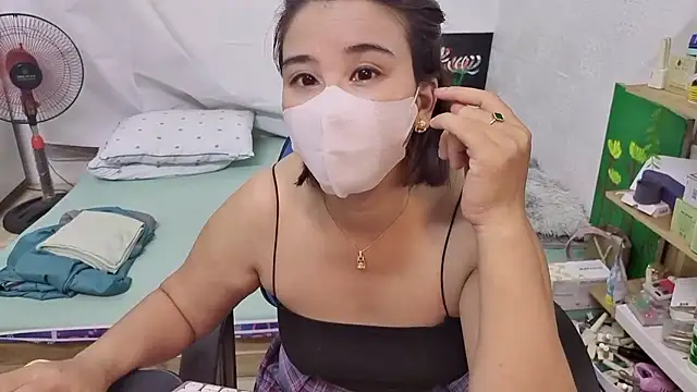 MichiLovely online show from October 3, 2025, 11:35 pm